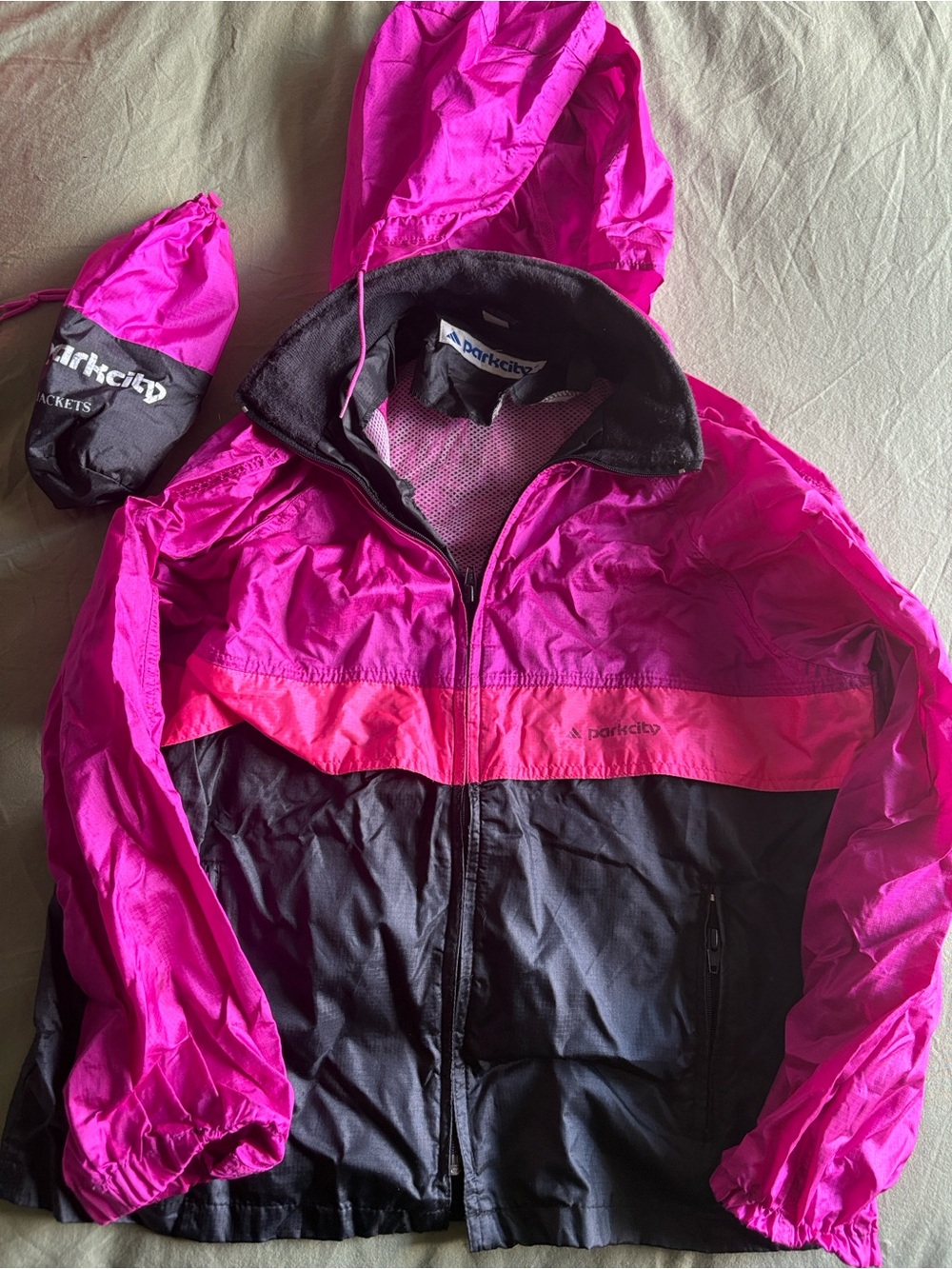 ParkCity Vintage Pink & Black Packable Windbreaker Jacket with a bag!